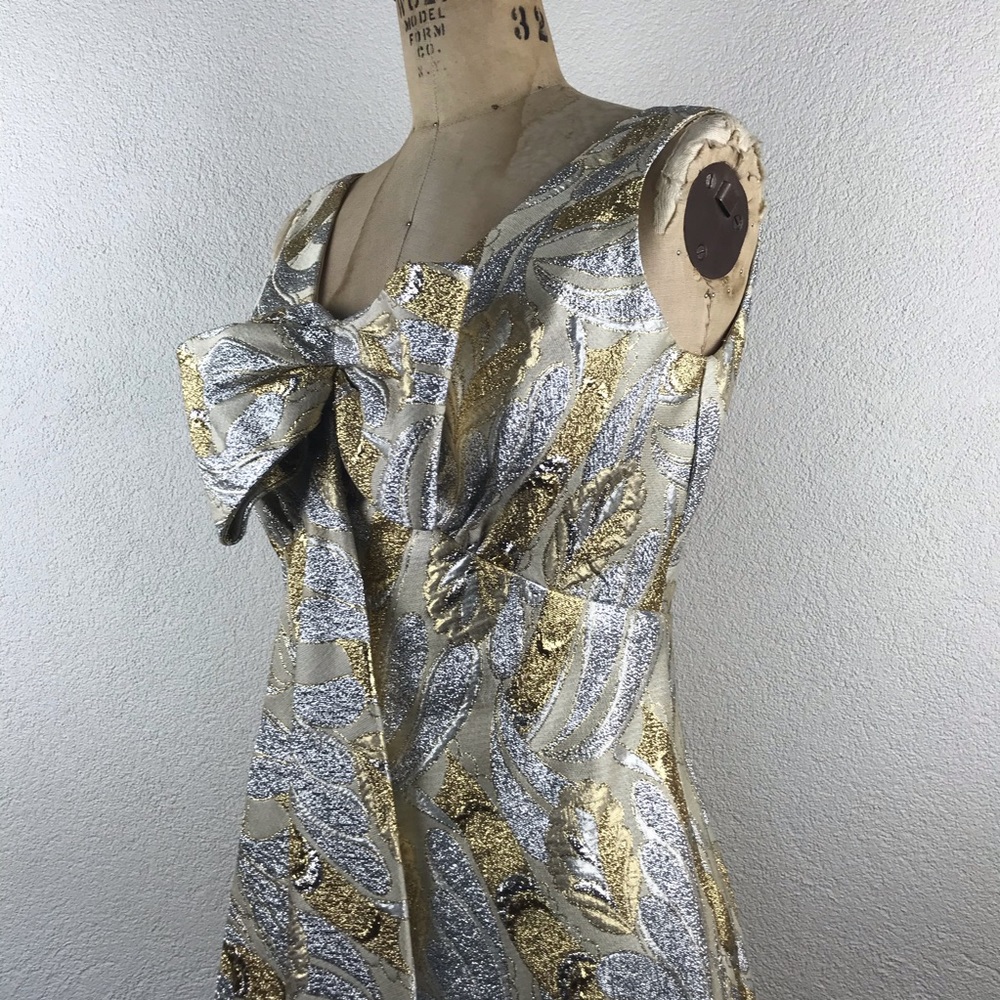 SOLD l 60s Silver Gold Lamè Metallic Bow Dress - Picture 5 of 13